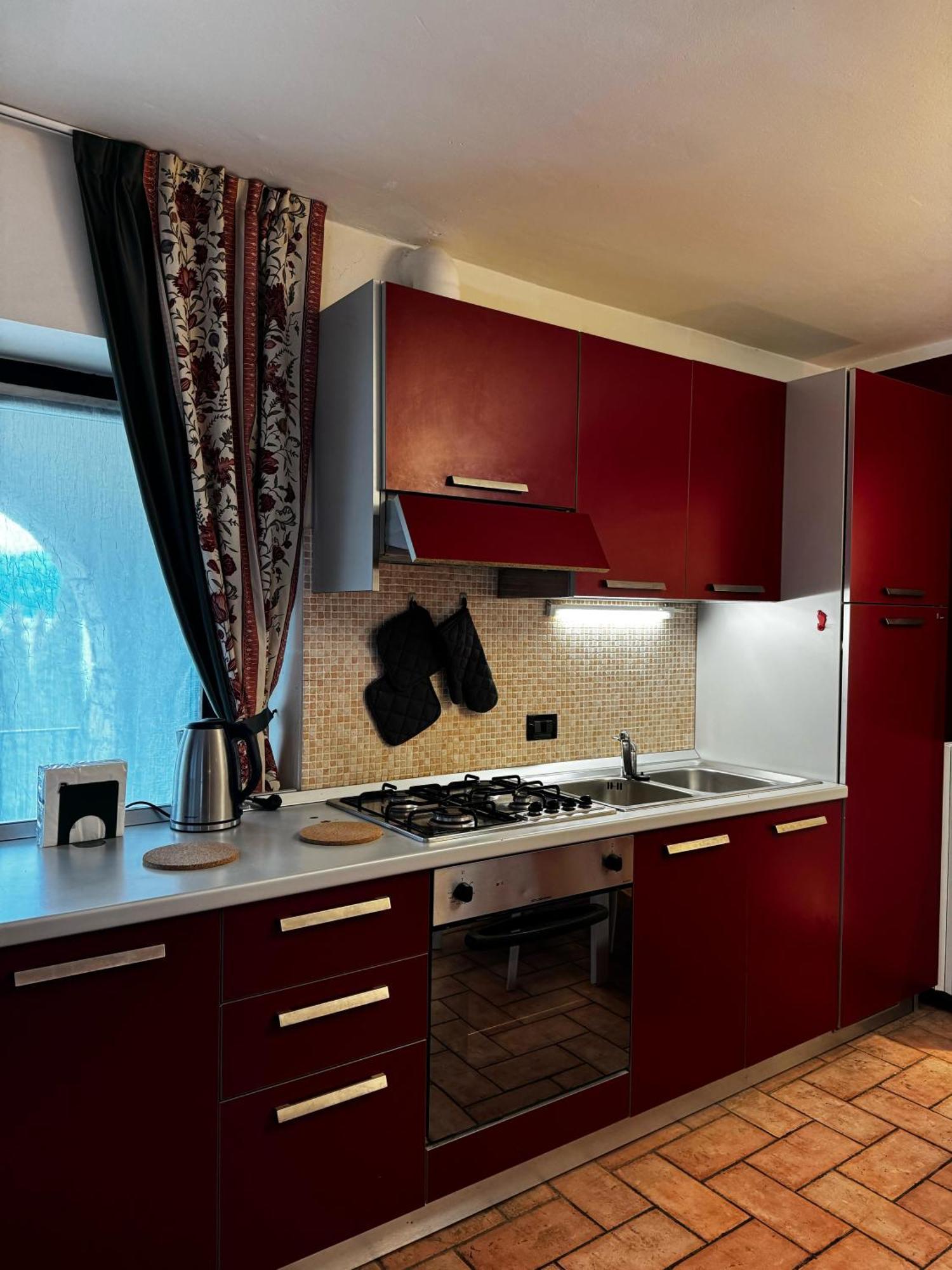 Wonderful Lake View Apartments With Pool With Breakfast Gardasee Torri Del Benaco Extérieur photo