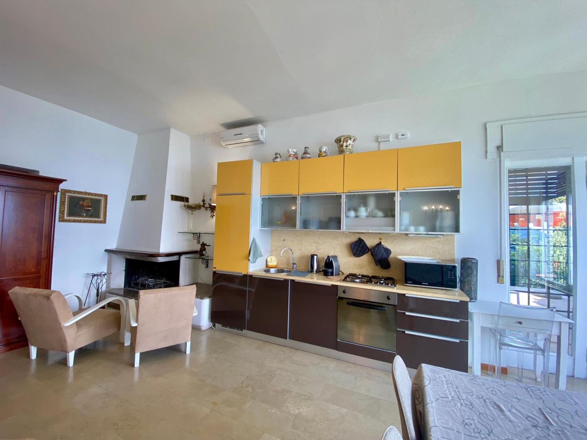 Wonderful Lake View Apartments With Pool With Breakfast Gardasee Torri Del Benaco Extérieur photo